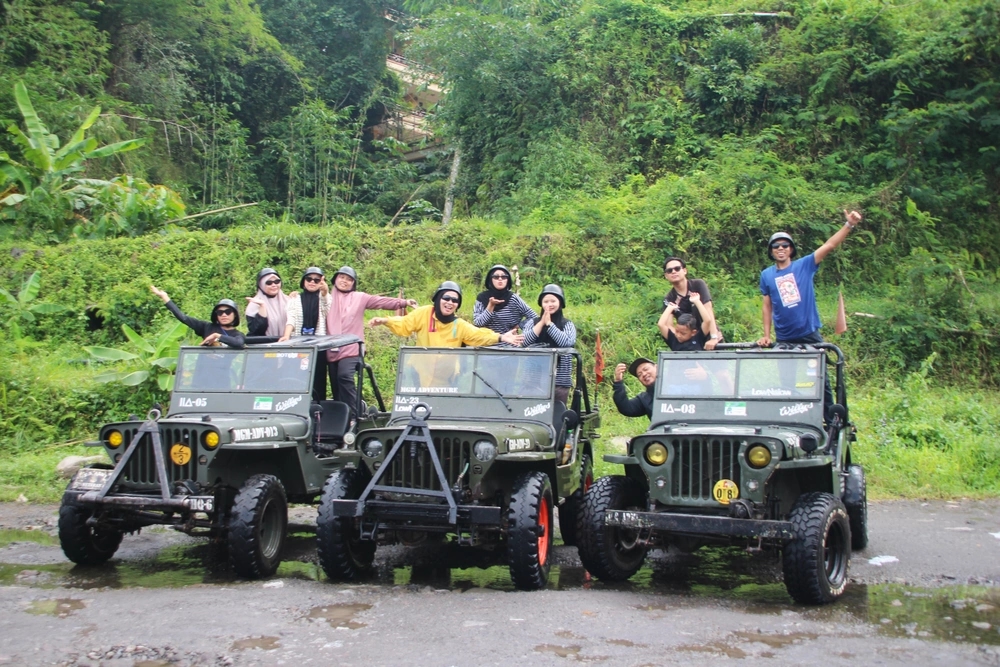 Gathering seru jeep lava tour merapi jogja
