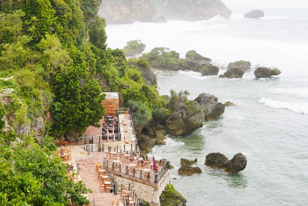 Beach club on the rock drini jogja