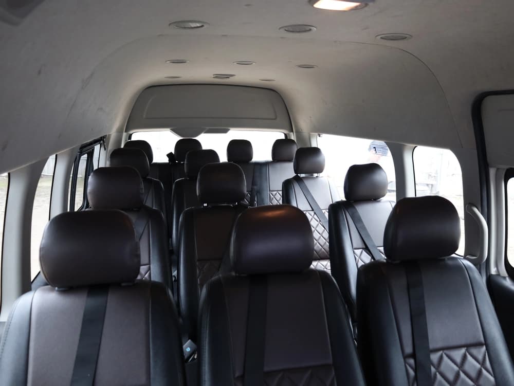 Sewa Hiace commuter Yogyakarta
