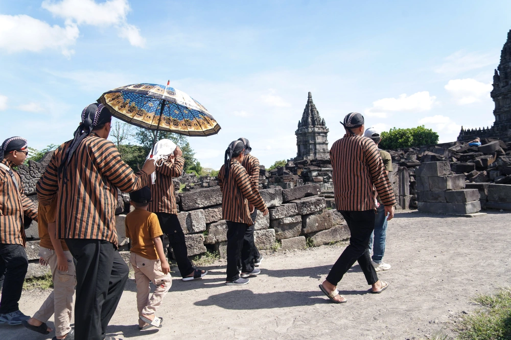 Tur Sejarah Candi Prambanan