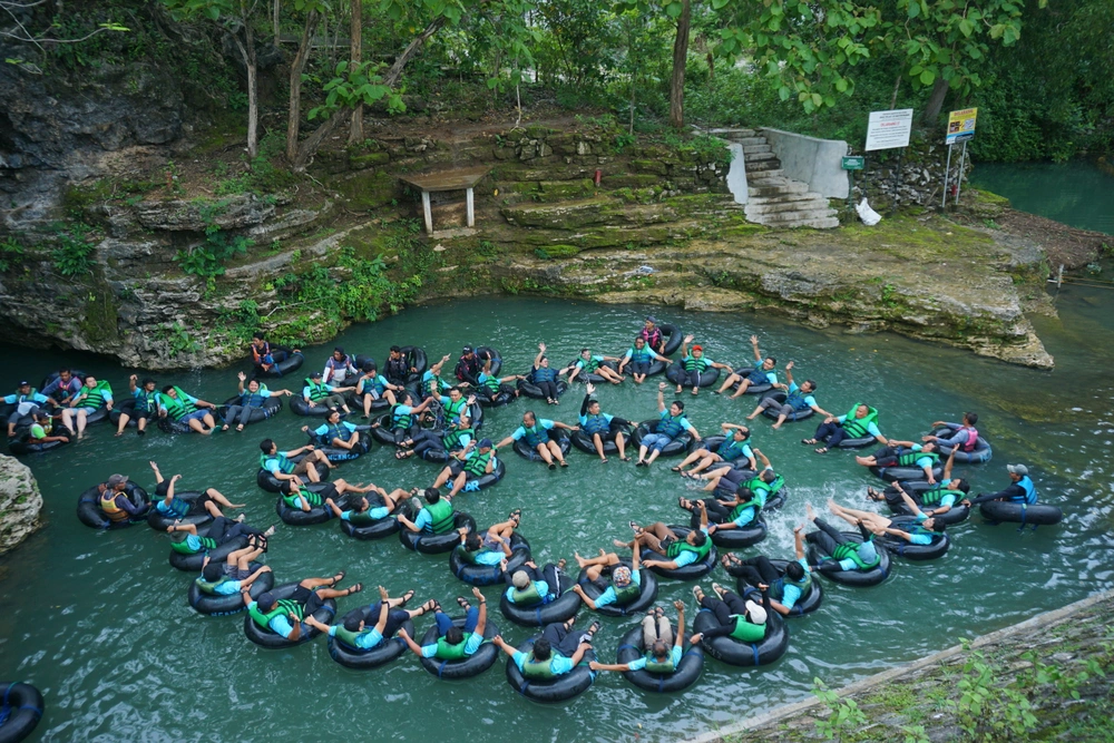 Cave tubing di Goa Pindul